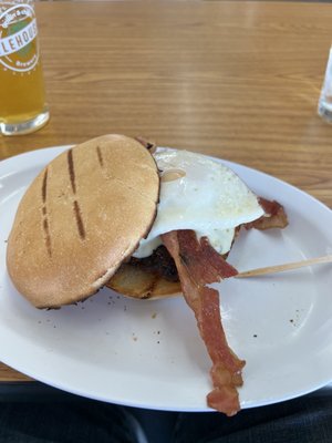Grillin & Chillin Alehouse by null