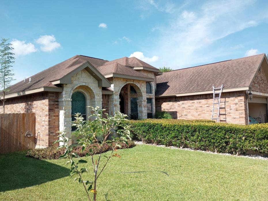 Slide of Lone Star Roofing N Solar