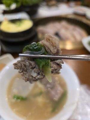 Hahm Ji Bach by null