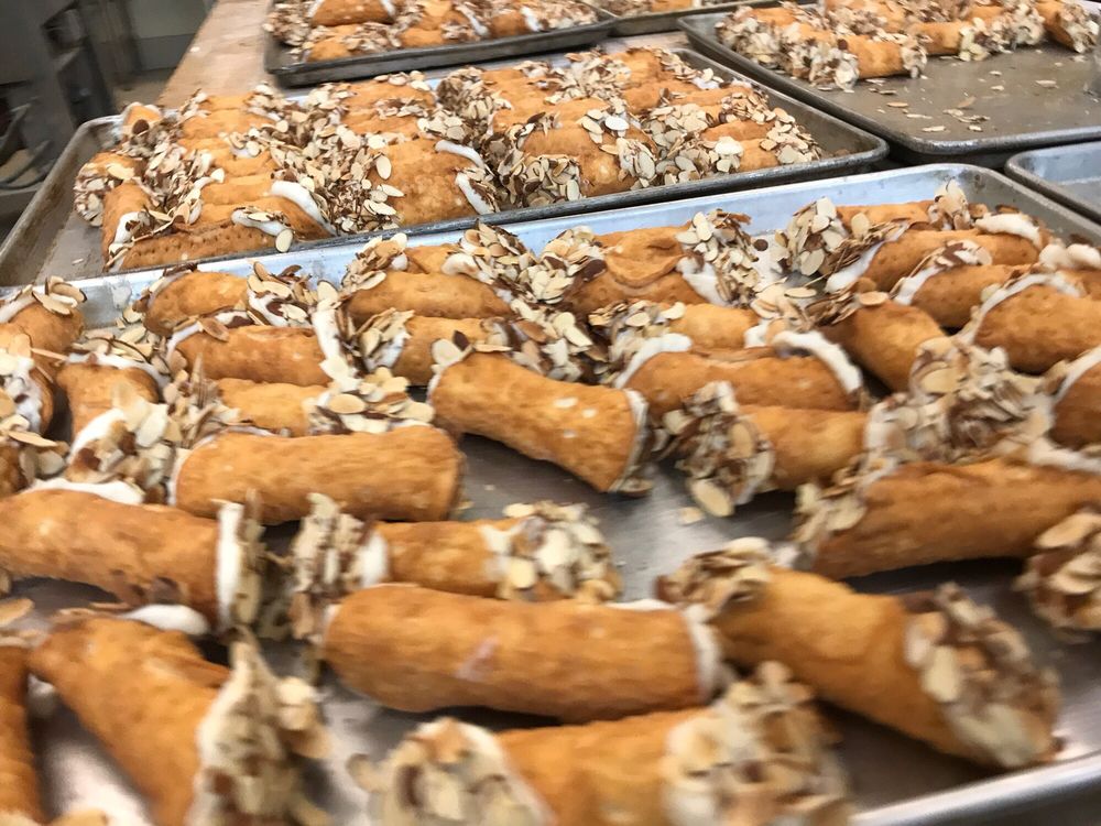 ITALIA BAKERY Updated September 2024 43 Photos 5717 Schaefer Rd, Dearborn, Michigan