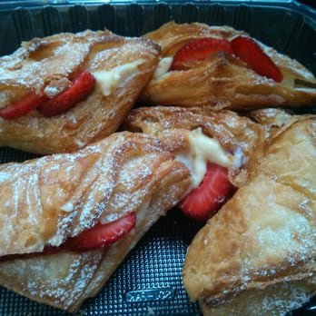Cream Pan - strawberry croissants - Bakeries Near Me - Tustin, California Cream Pan - strawberry croissants - Bakeries Near Me - Tustin, California