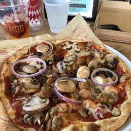 Jasper Meets Maddog Pizza