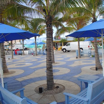 Anglin Square - Beaches Near Me - Lauderdale-by-the-Sea, Florida