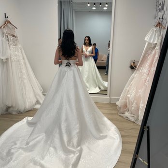 MaidenWhite Bride - STUNNING DRESS - Bridal Near Me - Las Vegas, Nevada MaidenWhite Bride - STUNNING DRESS - Bridal Near Me - Las Vegas, Nevada