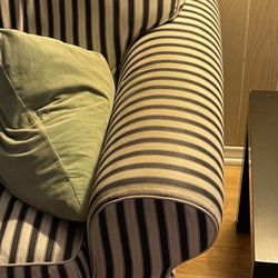 Catalina Island Vacation Rentals, Inc - Nasty sofa arm (sofa #1)