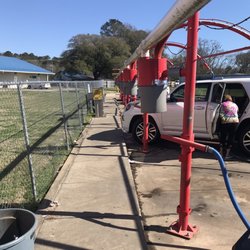 Holley’s Super Car Wash