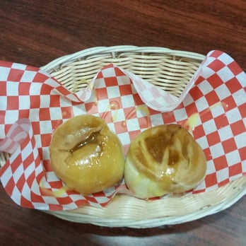 Old Cuban Cafe - Garlic Butter Rolls - Cafes Near Me - Orlando, Florida Old Cuban Cafe - Garlic Butter Rolls - Cafes Near Me - Orlando, Florida