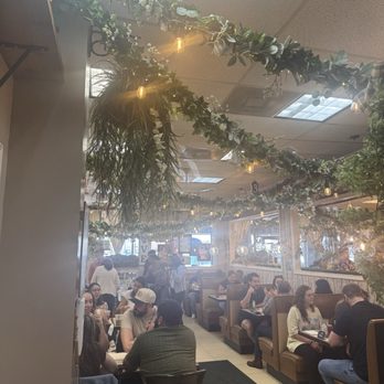 Harvest Kitchen & Bakery - Dining room cute decor - Breakfast & Brunch Near Me - Katy, Texas