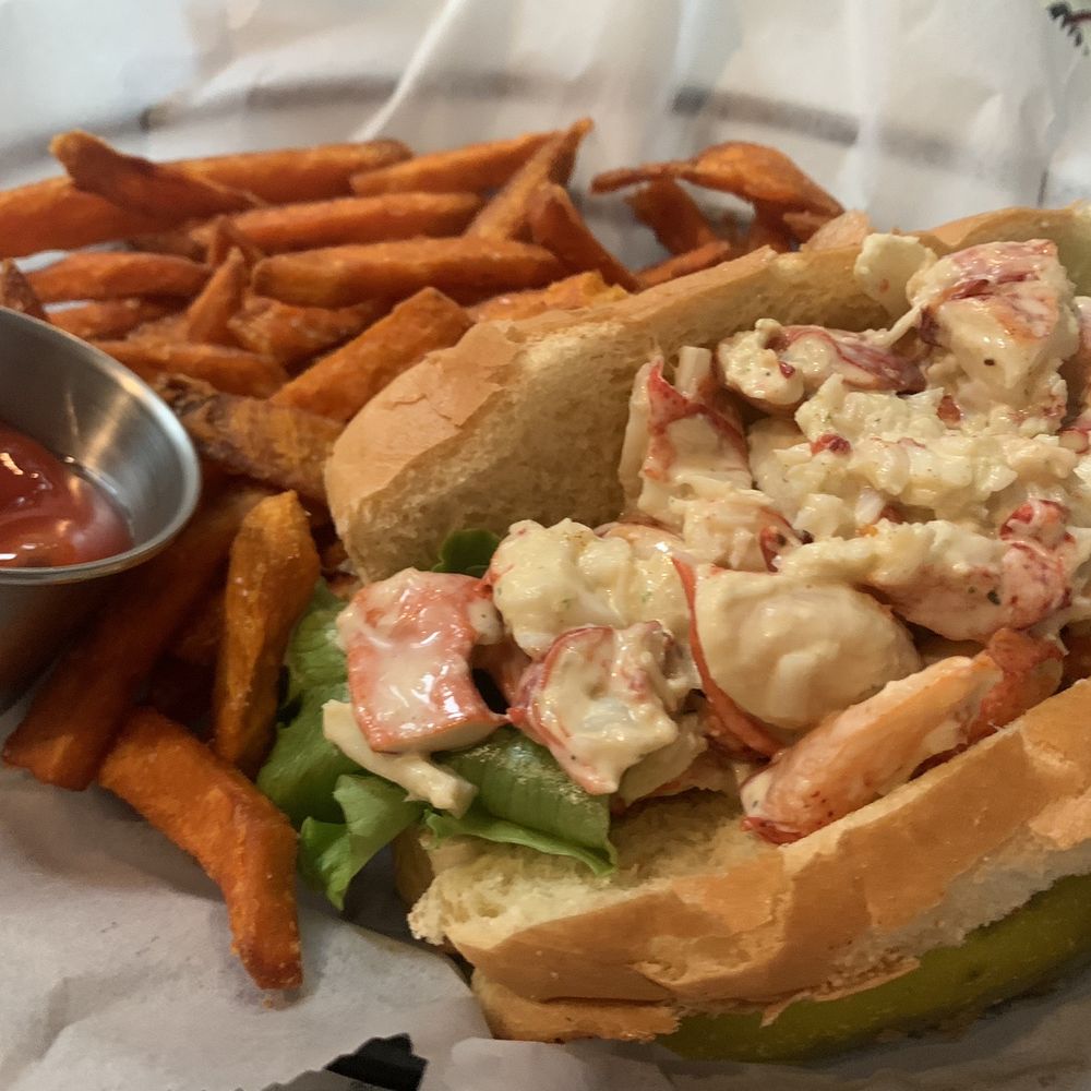 Lobster roll with sweet potatoes Lobster roll with sweet potatoes