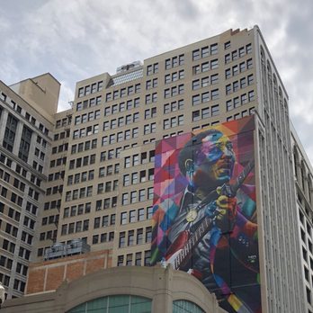 Big Bus Tours Chicago - Massive Muddy Waters mural - Bus Tours Near Me - Chicago, Illinois Big Bus Tours Chicago - Massive Muddy Waters mural - Bus Tours Near Me - Chicago, Illinois