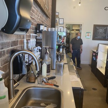 Cuatro Coffee - Coffee & Tea Near Me - Surrey, British Columbia