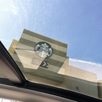 Starbucks - Coffee & Tea Near Me - Fresno, California