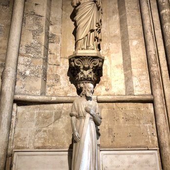 Paroisse Saint-Germain-des-Prés - Stone Statues at the Abbey of Saint-Germain-des-Prés (Église de Saint-Germain-des-Prés) - Churches Near Me - Paris, 75