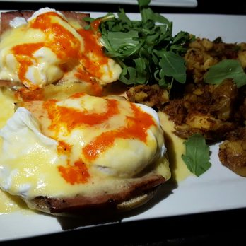Bar Bistro - Cocktail Bars Near Me - Tacoma, Washington