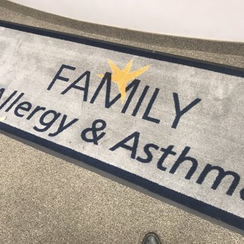 Allergies and Your Family: Rapp, Doris J.: 9780806988788