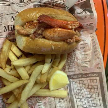 Fat Cheeks Hawaii - Lobster Roll with fries! - Sandwiches Near Me - Honolulu, Hawaii