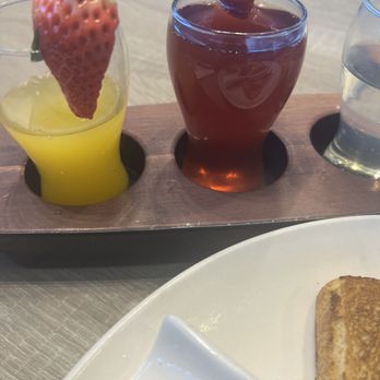 Broken Yolk Cafe - Breakfast & Brunch Near Me - Chandler, Arizona