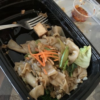 Farmhouse Thai Express - San Leandro - Pad See You - Thai Near Me - San Leandro, California