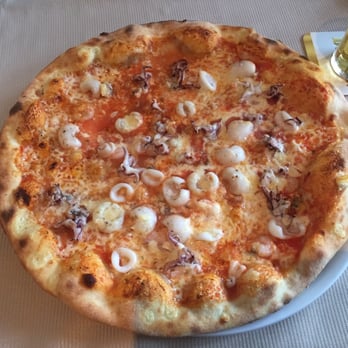 Calabria - Pizza Frutti di Mare - Italian Near Me - Bochum, NW Calabria - Pizza Frutti di Mare - Italian Near Me - Bochum, NW