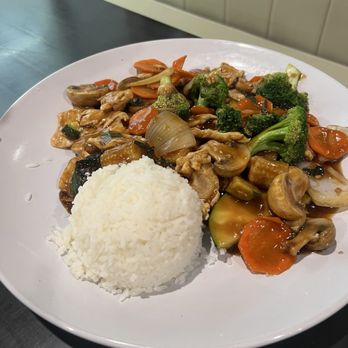 Kino Kitchen - Basil chicken wok - Bubble Tea Near Me - Kingman, Arizona Kino Kitchen - Basil chicken wok - Bubble Tea Near Me - Kingman, Arizona