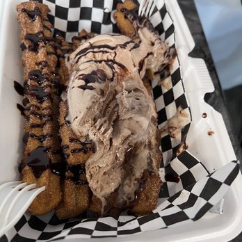 Mr. Churro - W chocolate ice cream and choc sauce - Desserts Near Me - Anaheim, California