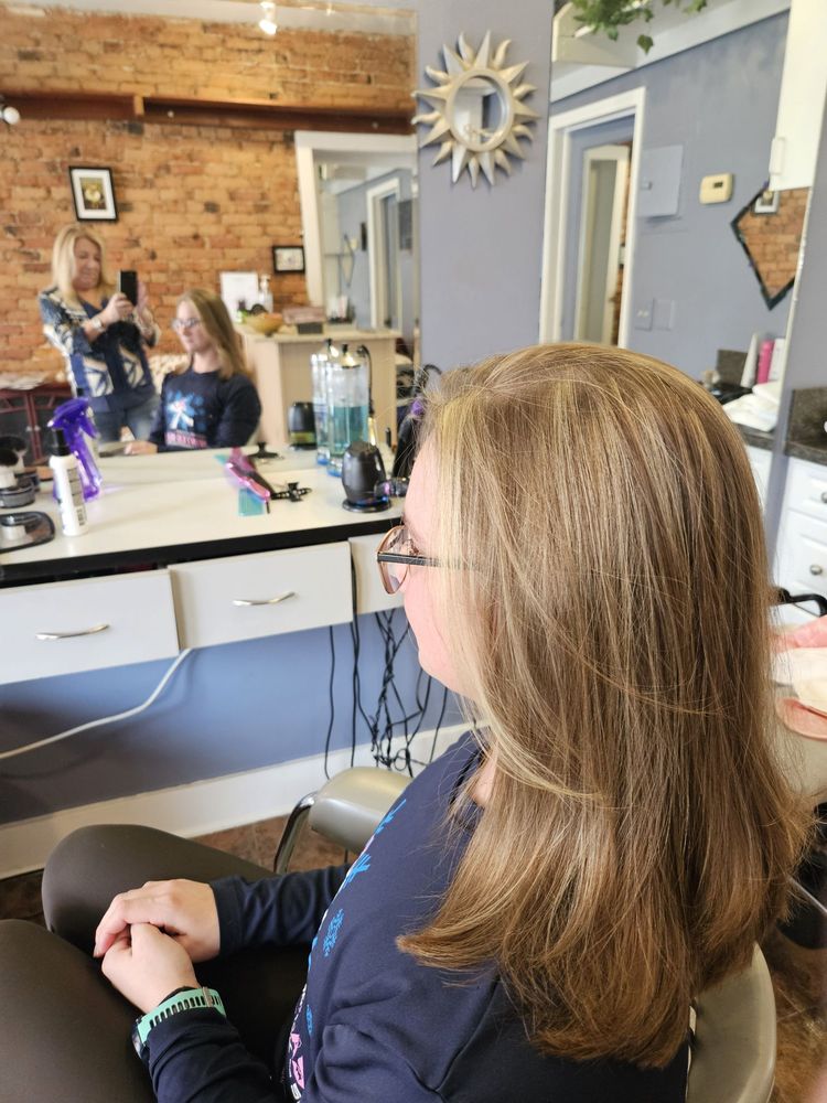 Creation Station Hair Salon Logo