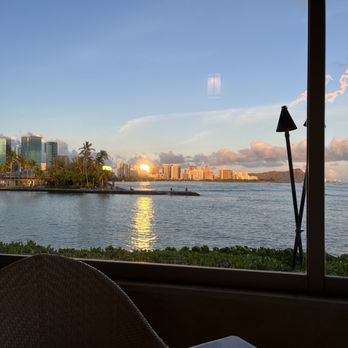 53 By The Sea - Ambiance - Seafood Near Me - Honolulu, Hawaii 53 By The Sea - Ambiance - Seafood Near Me - Honolulu, Hawaii