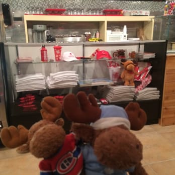 Maple Leaf Diner - Couldn't stop by a Canadian joint without my moose! - American Near Me - Dallas, Texas Maple Leaf Diner - Couldn't stop by a Canadian joint without my moose! - American Near Me - Dallas, Texas