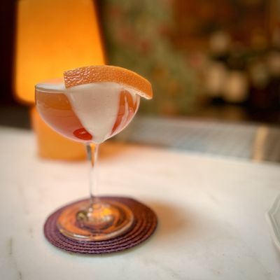 Donna's by null