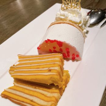 Michiu - banana spekkoek + strawberry cheesecake ice cream (: - Thai Near Me - Amsterdam, New Hampshire