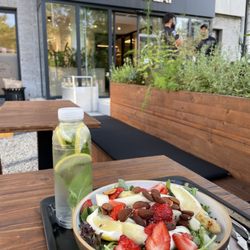 Stadtsalat - Beautiful food and setting!