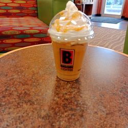 BIGGBY COFFEE - Medium Iced Caramel Marvel