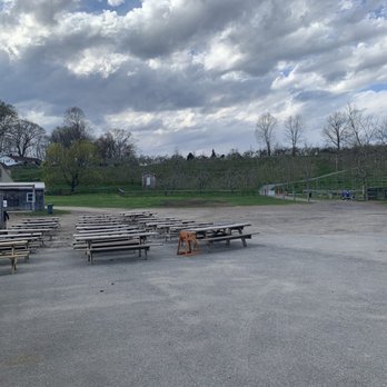 Hardscrabble Cider - Outside - Beer, Wine & Spirits Near Me - North Salem, New York