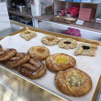 Leonard's Bakery - Bakeries Near Me - Honolulu, Hawaii Leonard's Bakery - Bakeries Near Me - Honolulu, Hawaii