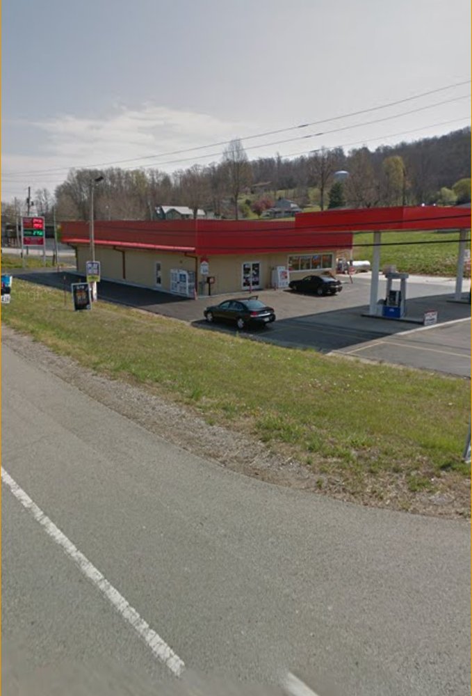 TOMMYS EXXON 1211 Livingston Hwy, Byrdstown, Tennessee Gas Stations
