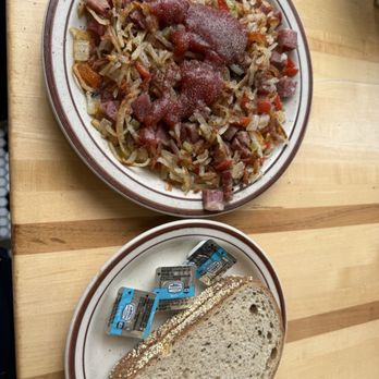 Schneider Deli - Corned beef hash and rye with ketchup added - Bagels Near Me - Chicago, Illinois