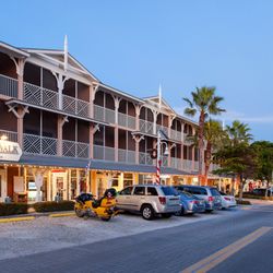 BridgeWalk - A Landmark Resort