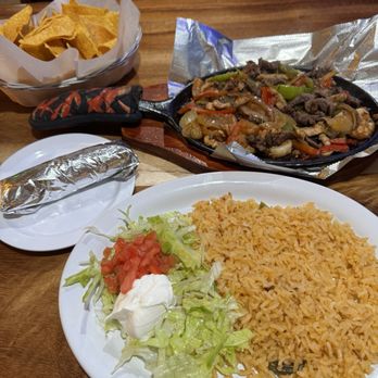 Taqueria Ay Caramba - Fajitas with chicken, shrimp and beef - Mexican Near Me - Delaware, Ohio Taqueria Ay Caramba - Fajitas with chicken, shrimp and beef - Mexican Near Me - Delaware, Ohio