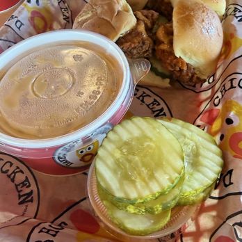 Dave's Hot Chicken - Daves Mini Sliders with Mac & Cheese - Chicken Shop Near Me - Chandler, Arizona Dave's Hot Chicken - Daves Mini Sliders with Mac & Cheese - Chicken Shop Near Me - Chandler, Arizona