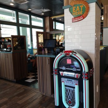 Downtown Diner - Great decor. Touch of vintage but very modern! - Diners Near Me - Celebration, Florida