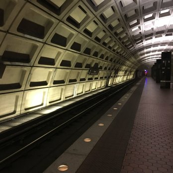 Rosslyn Metro Station - Upper level platform (which looks pretty much identical to every other subterranean Metro platform). - Metro Stations Near Me - Arlington, Virginia Rosslyn Metro Station - Upper level platform (which looks pretty much identical to every other subterranean Metro platform). - Metro Stations Near Me - Arlington, Virginia