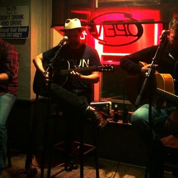 Bar Pm - Red Shahan, Charlie Shafter and Rodney Parker doing a Sunday night song swap. - Dive Bars Near Me - Lubbock, Texas Bar Pm - Red Shahan, Charlie Shafter and Rodney Parker doing a Sunday night song swap. - Dive Bars Near Me - Lubbock, Texas