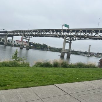 Tom McCall Waterfront Park - Tom McCall Waterfront varies views along the paved pathways. - Parks Near Me - Portland, Oregon Tom McCall Waterfront Park - Tom McCall Waterfront varies views along the paved pathways. - Parks Near Me - Portland, Oregon
