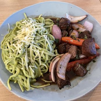 Picante - Lomo with Tallarin Verde - Peruvian Near Me - Ontario, California