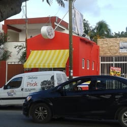 Doña Anita - Fachada. "Quítate el poch"