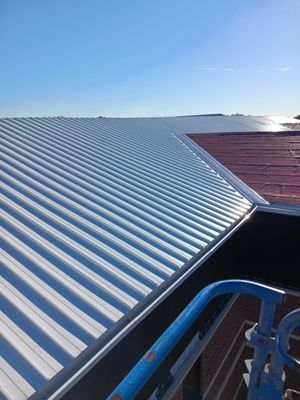 LRG Repairs and Roofing Logo