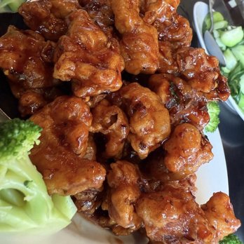 Chin's Kitchen - F1. General Tso's Chicken 左宗鸡 - Chinese Near Me - Portland, Oregon