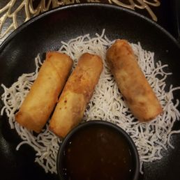 Vegetable spring rolls on the bed of rice noodles our waitress promptly took away Vegetable spring rolls on the bed of rice noodles our waitress promptly took away