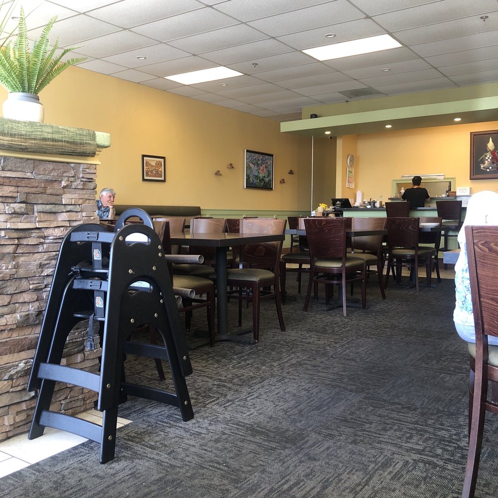 Meun Fan Thai Cafe - Comfortable dining space. - Thai Near Me - Goleta, California Meun Fan Thai Cafe - Comfortable dining space. - Thai Near Me - Goleta, California