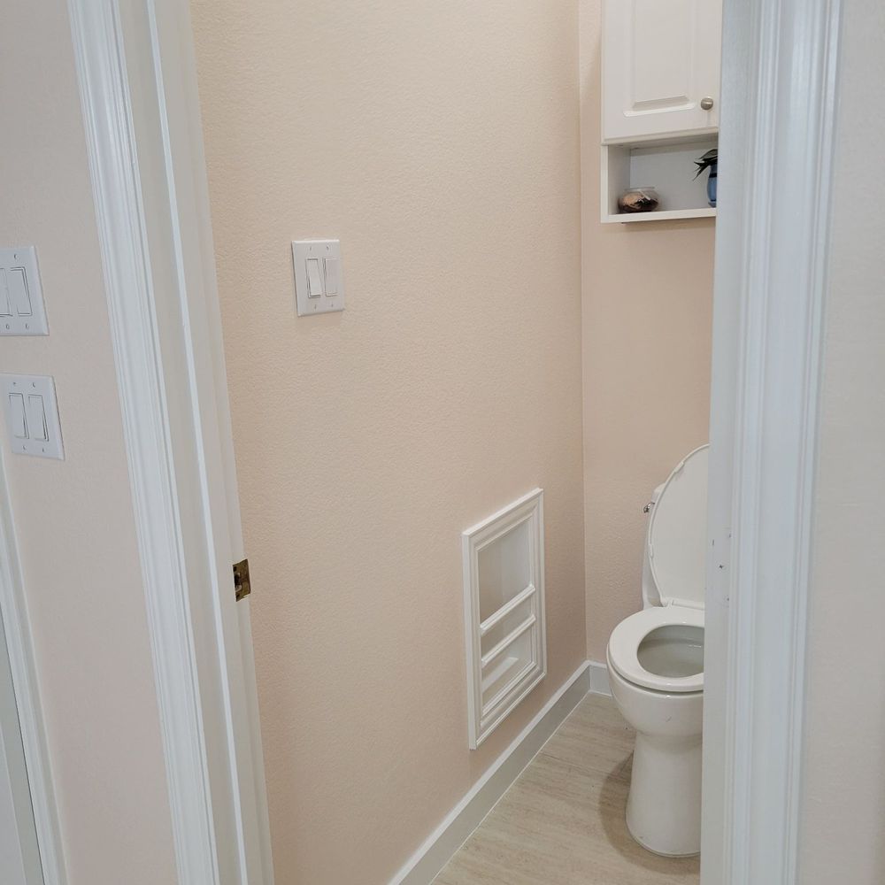 Elite Renovations - After pic of commode room - General Contractors Near Me - Richardson, Texas Elite Renovations - After pic of commode room - General Contractors Near Me - Richardson, Texas